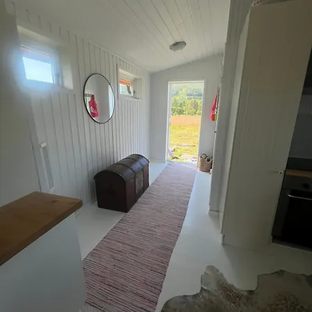 Charming Place In Tromso By The Sea. Casa vacanze Hakoybotn