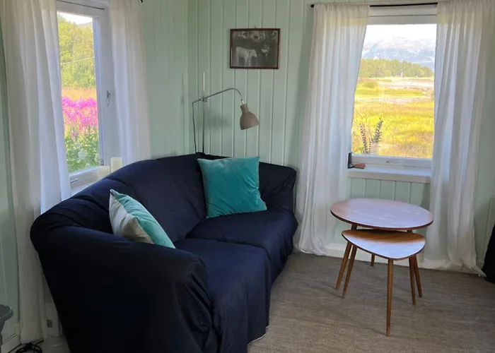 Holiday home Charming Place In Tromso By The Sea. *