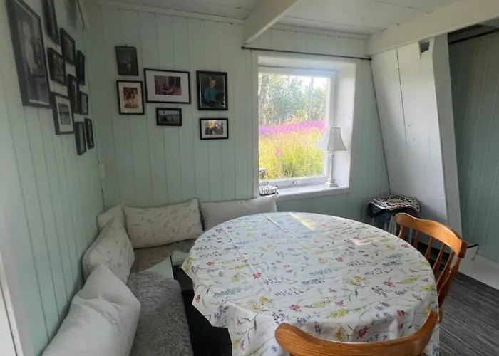 Holiday home Charming Place In Tromso By The Sea. Hakoybotn