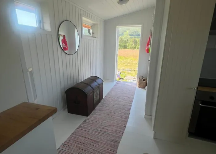 Charming Place In Tromso By The Sea. Holiday home Hakoybotn