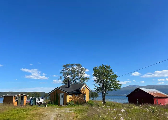 Holiday home Charming Place In Tromso By The Sea. Hakoybotn
